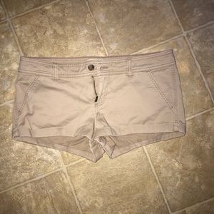 hollister, khaki shorts